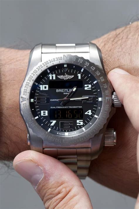 how does breitling emergency work.